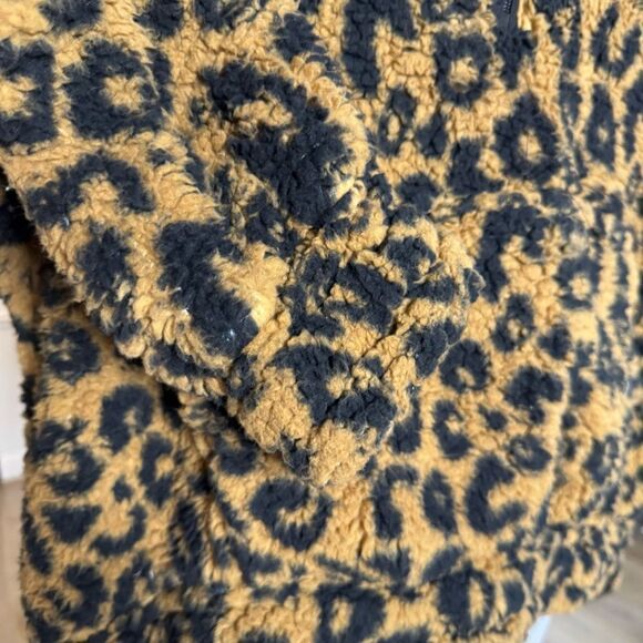 FADE Junior Leopard Print Half-Zip Faux Sherpa Hoodie, Size Large - Picture 6 of 15